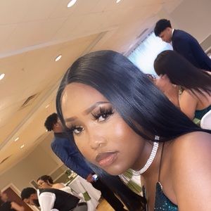 Meet your Posher, Clemantina